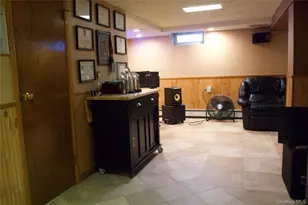 2082 Renfrew Ave, Elmont, NY 11003 - Photo 35