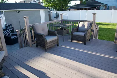 2082 Renfrew Avenue, Elmont, NY 11003 - Photo 9