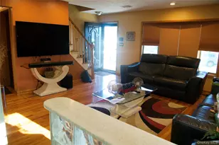 2082 Renfrew Ave, Elmont, NY 11003 - Photo 13