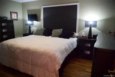 2082 Renfrew Avenue, Elmont, NY 11003 - Photo 23