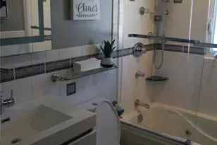 2082 Renfrew Ave, Elmont, NY 11003 - Photo 21
