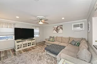 84 Bruce Ave, Hicksville, NY 11801 - Photo 11