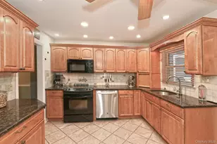 84 Bruce Ave, Hicksville, NY 11801 - Photo 7