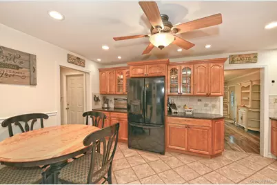 84 Bruce Avenue, Hicksville, NY 11801 - Photo 9