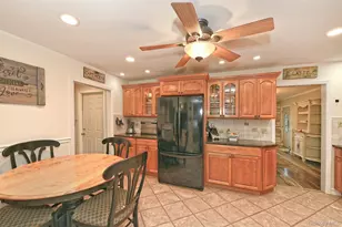 84 Bruce Ave, Hicksville, NY 11801 - Photo 9