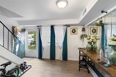 231 Hill Rise, Calverton, NY 11933 - Photo 5