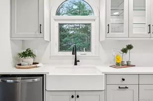 8 Storyland Ln, East Setauket, NY 11733 - Photo 7