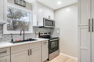 52 Maple Ln, Medford, NY 11763 - Photo 9