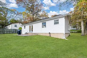 52 Maple Ln, Medford, NY 11763 - Photo 21