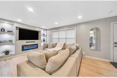 52 Maple Lane, Medford, NY 11763 - Photo 5