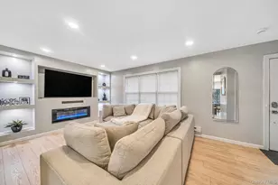 52 Maple Ln, Medford, NY 11763 - Photo 5