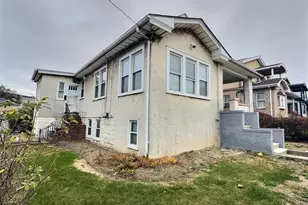 27-18 Collier Ave, Edgemere, NY 11691 - Photo 3