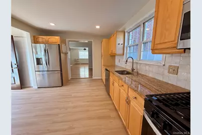 [Address not provided], Lindenhurst, NY 11757 - Photo 5