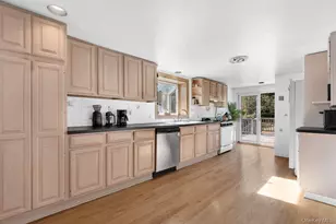 24 Old Knollwood Rd, White Plains, NY 10607 - Photo 5