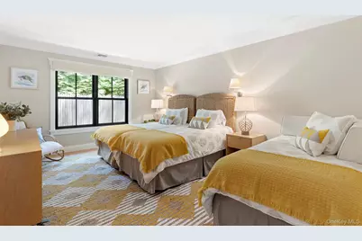 60 Franklin Avenue, Quiogue, NY 11978 - Photo 11