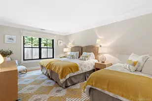 60 Franklin Ave, Quiogue, NY 11978 - Photo 11