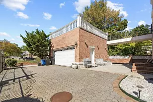 64-35 Marathon Pkwy, Little Neck, NY 11362 - Photo 35