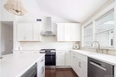 1995 Ruth Road, Mattituck, NY 11952 - Photo 9