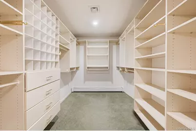 1023 Maple Lane, New Hyde Park, NY 11040 - Photo 11