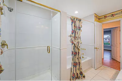 1023 Maple Lane, New Hyde Park, NY 11040 - Photo 17