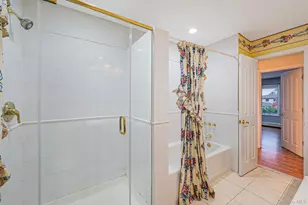 1023 Maple Ln, New Hyde Park, NY 11040 - Photo 17