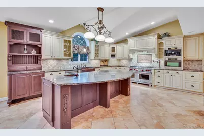 1023 Maple Lane, New Hyde Park, NY 11040 - Photo 3