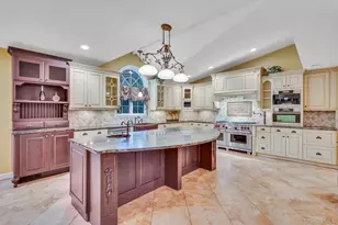 1023 Maple Ln, New Hyde Park, NY 11040 - Photo 3