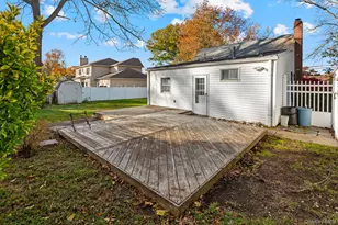 28 Woodland Dr, Kings Park, NY 11754 - Photo 5