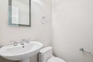 5 Fredricksburg Ct, Coram, NY 11727 - Photo 15