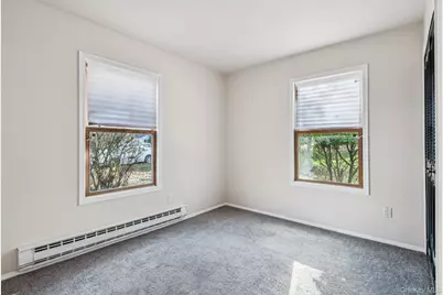 5 Fredricksburg Court, Coram, NY 11727 - Photo 19