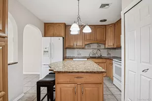 5 Fredricksburg Ct, Coram, NY 11727 - Photo 11