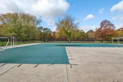 5 Fredricksburg Court, Coram, NY 11727 - Photo 25