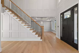 150 Milburn Ln, East Hills, NY 11577 - Photo 11