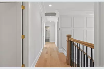 150 Milburn Lane, East Hills, NY 11577 - Photo 13