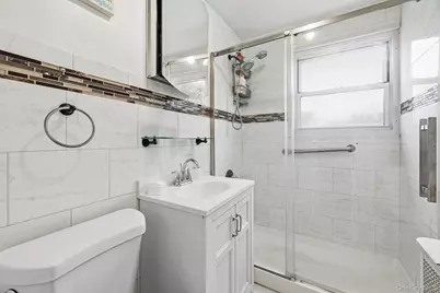 1807 Shipley #2, Valley Stream, NY 11580 - Photo 7