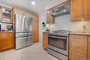 72 Harrison St, Garden City, NY 11530 - Photo 9