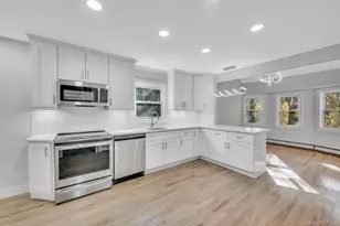 28 Sanford St, South Huntington, NY 11746 - Photo 7