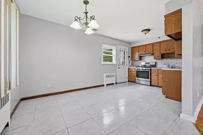 850 First Avenue, Franklin Square, NY 11010 - Photo 5