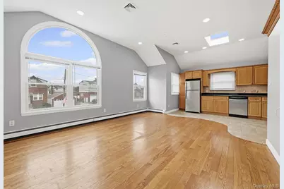 850 First Avenue, Franklin Square, NY 11010 - Photo 11