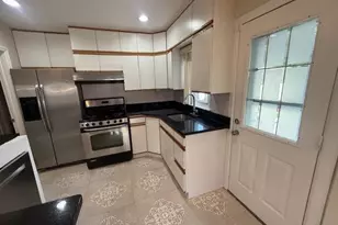 147 Primrose Dr, New Hyde Park, NY 11040 - Photo 9