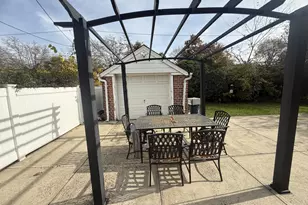 147 Primrose Dr, New Hyde Park, NY 11040 - Photo 25