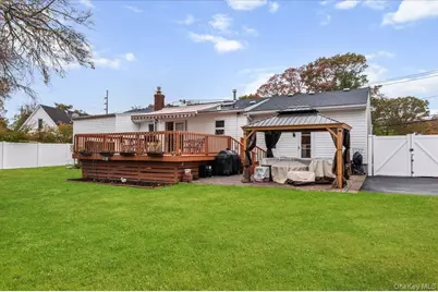 1321 Manor Lane, Bay Shore, NY 11706 - Photo 25