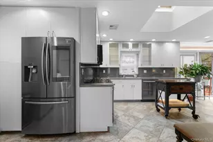 1321 Manor Ln, Bay Shore, NY 11706 - Photo 13