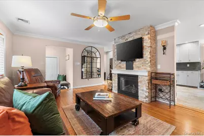 1321 Manor Lane, Bay Shore, NY 11706 - Photo 5