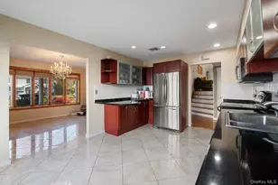 89 Nottingham Rd, Manhasset Hills, NY 11040 - Photo 9