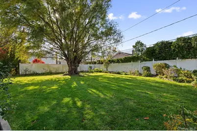 89 Nottingham Road, Manhasset Hills, NY 11040 - Photo 31