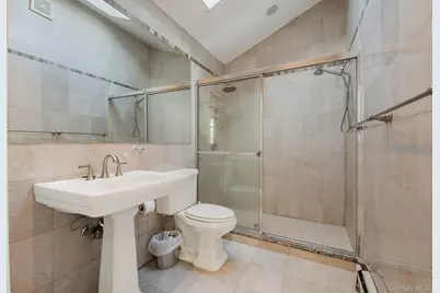 89 Nottingham Road, Manhasset Hills, NY 11040 - Photo 29