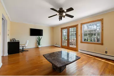 89 Nottingham Road, Manhasset Hills, NY 11040 - Photo 13