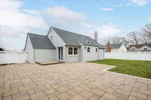 19 Sideview Dr, Oyster Bay, NY 11771 - Photo 35