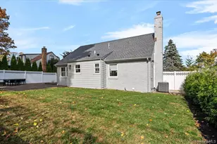 19 Sideview Dr, Oyster Bay, NY 11771 - Photo 33